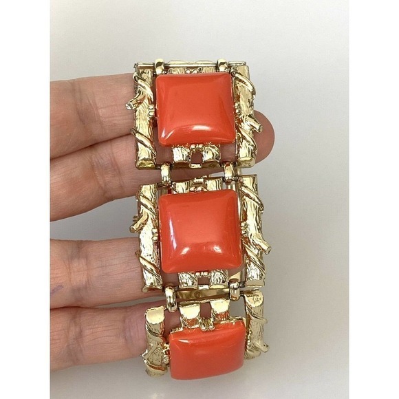 Coro Vintage Bracelet Coral Acrylic Inserts Gold Tone Linked 7” Signed - Picture 10 of 10